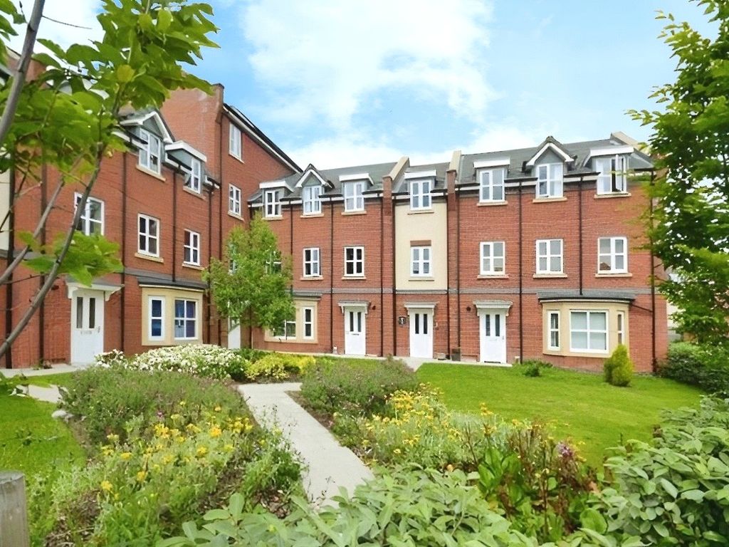 2 bed flat for sale in Rylands Drive, Warrington, Cheshire WA2, £100,000