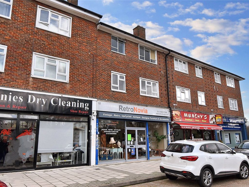 1 bed flat for sale in New Pond Parade, West End Road, Ruislip HA4, £175,000