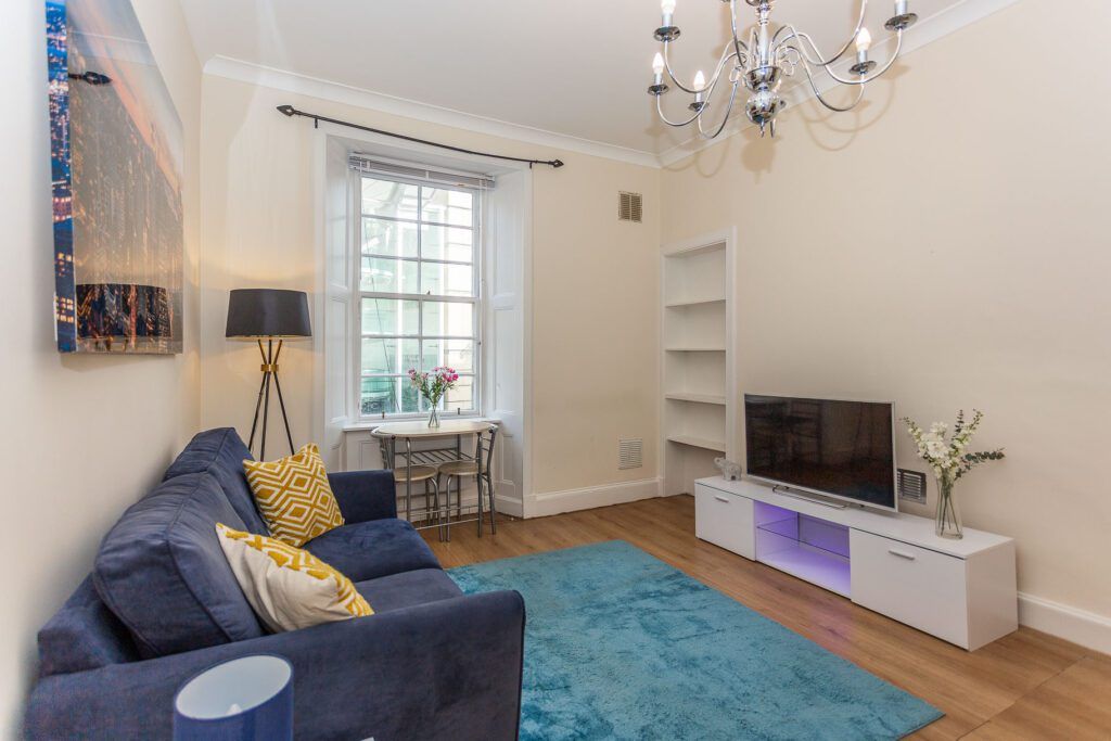 2 bed flat for sale in Morrison Street, Edinburgh EH3, £215,000
