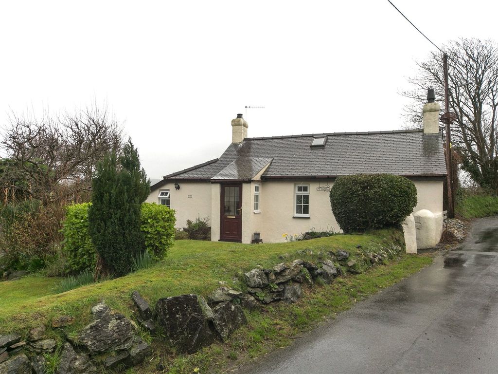 2 bed cottage for sale in Lon Fawr, Edern, Pwllheli, Gwynedd LL53, £275,000