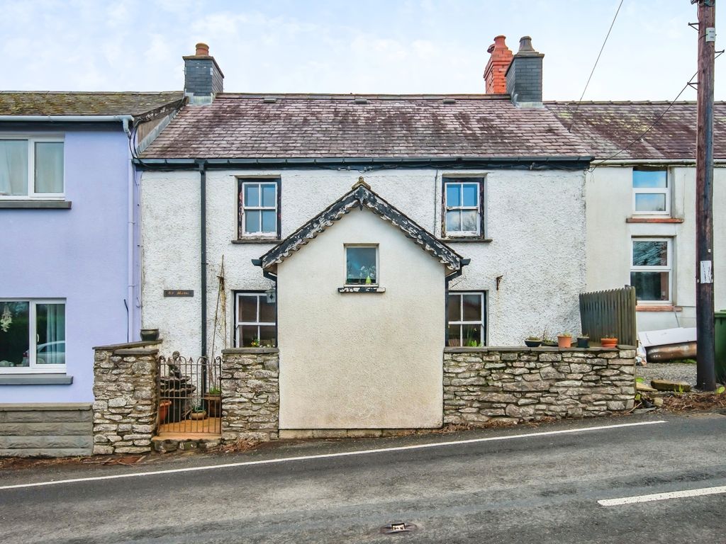 3 bed terraced house for sale in Llanrhystud, Ceredigion SY23, £165,000