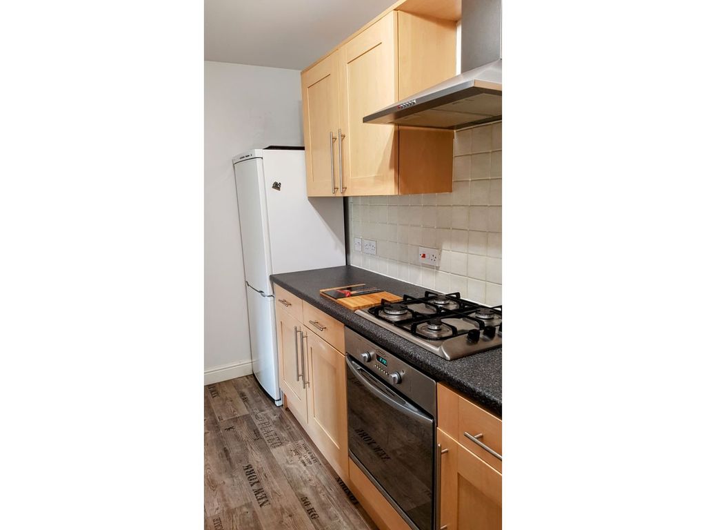 2 bed flat for sale in Marsh House Lane, Darwen BB3, £97,500