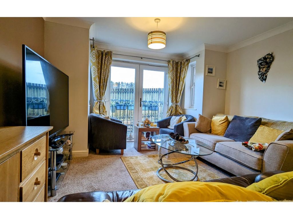 2 bed flat for sale in Marsh House Lane, Darwen BB3, £97,500