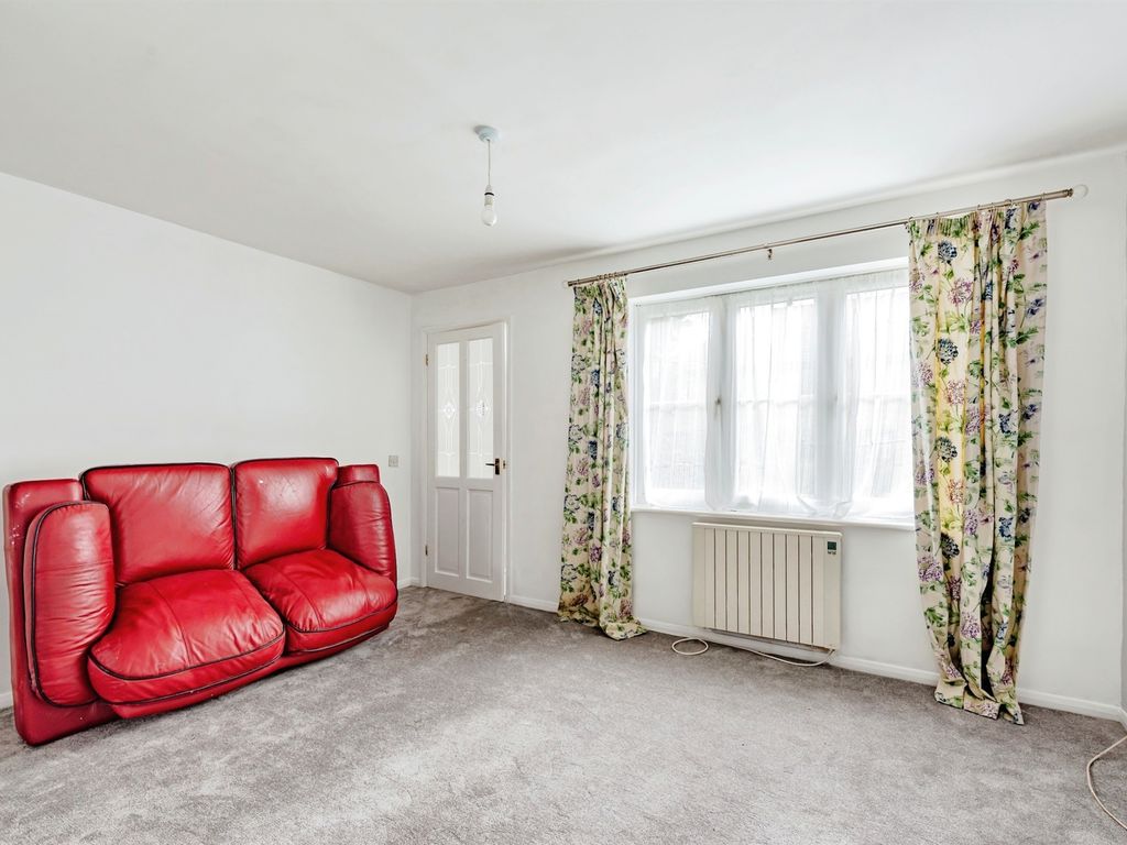 1 bed flat for sale in St. Christophers, High Street, Lingfield RH7, £130,000