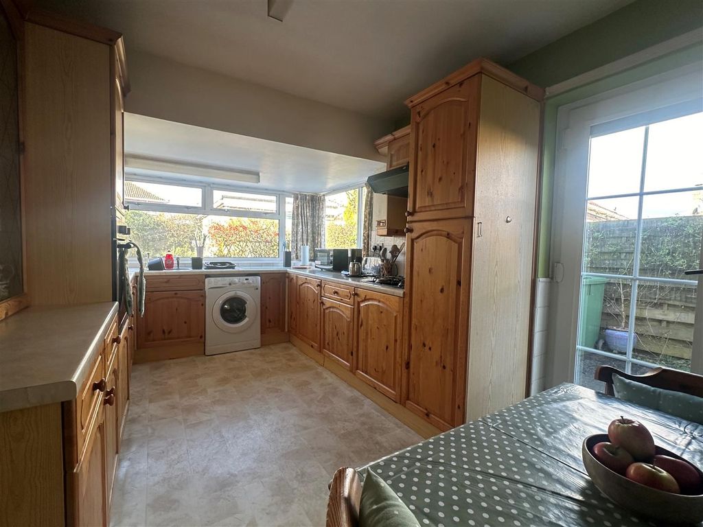 2 bed bungalow for sale in Petercroft Lane, Dunnington, York YO19, £280,000