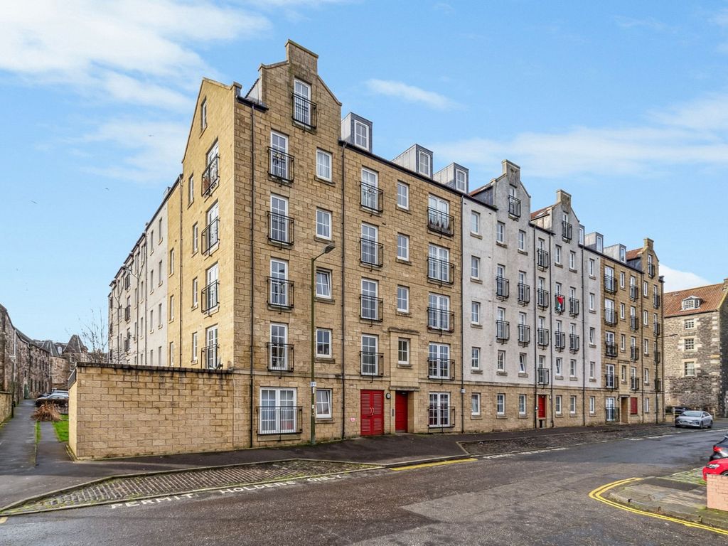 2 bed flat for sale in Giles Street, Leith, Edinburgh EH6, £195,000