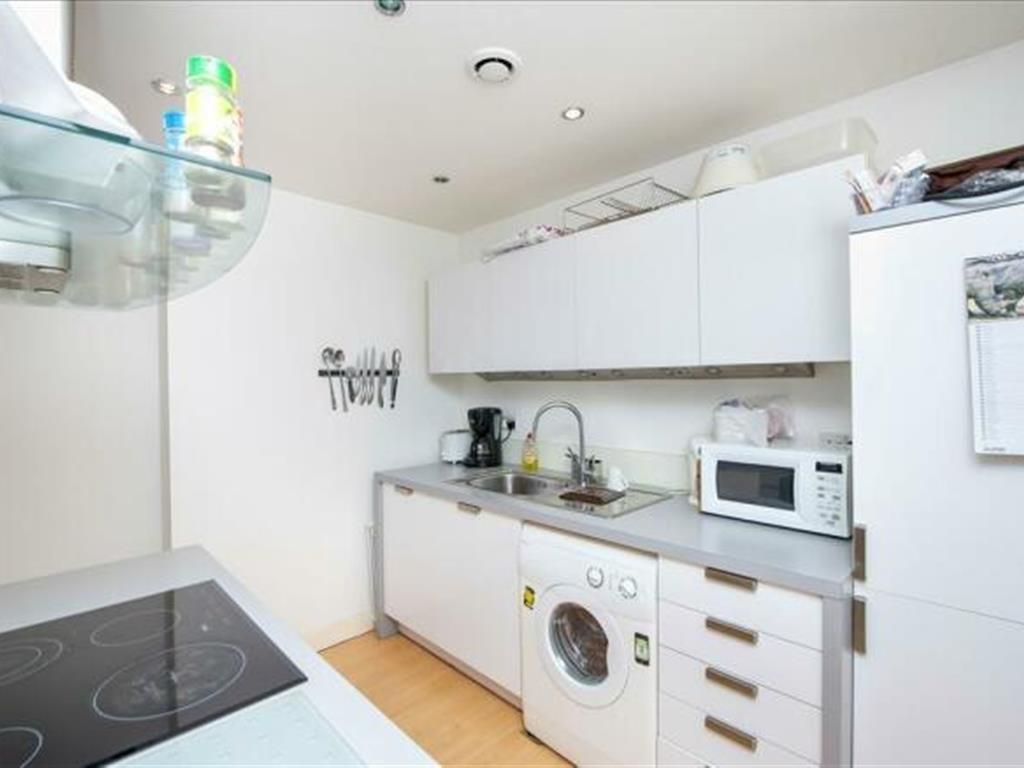 1 bed flat for sale in St. John's Walk, Birmingham B5, £125,000