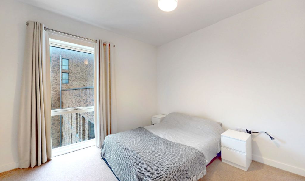 1 bed flat for sale in Beckett Court, Mast Street IG11, £104,000