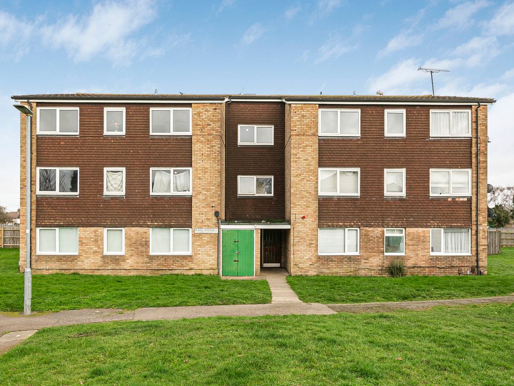 1 bed flat for sale in Haig Close, St.Albans AL1, £215,000
