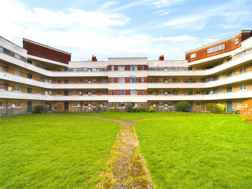 2 bed flat for sale in Mansfield Court, Mansfield Road, Nottingham NG5, £120,000