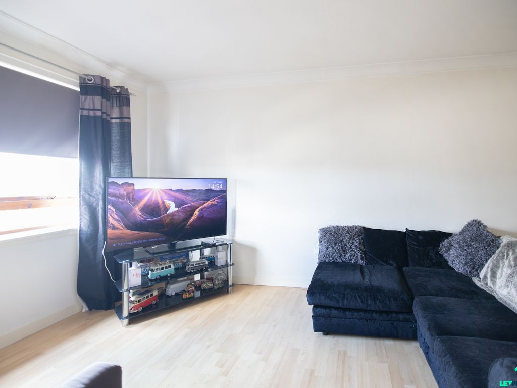 1 bed flat for sale in Paisley Road, Renfrew PA4, £40,000