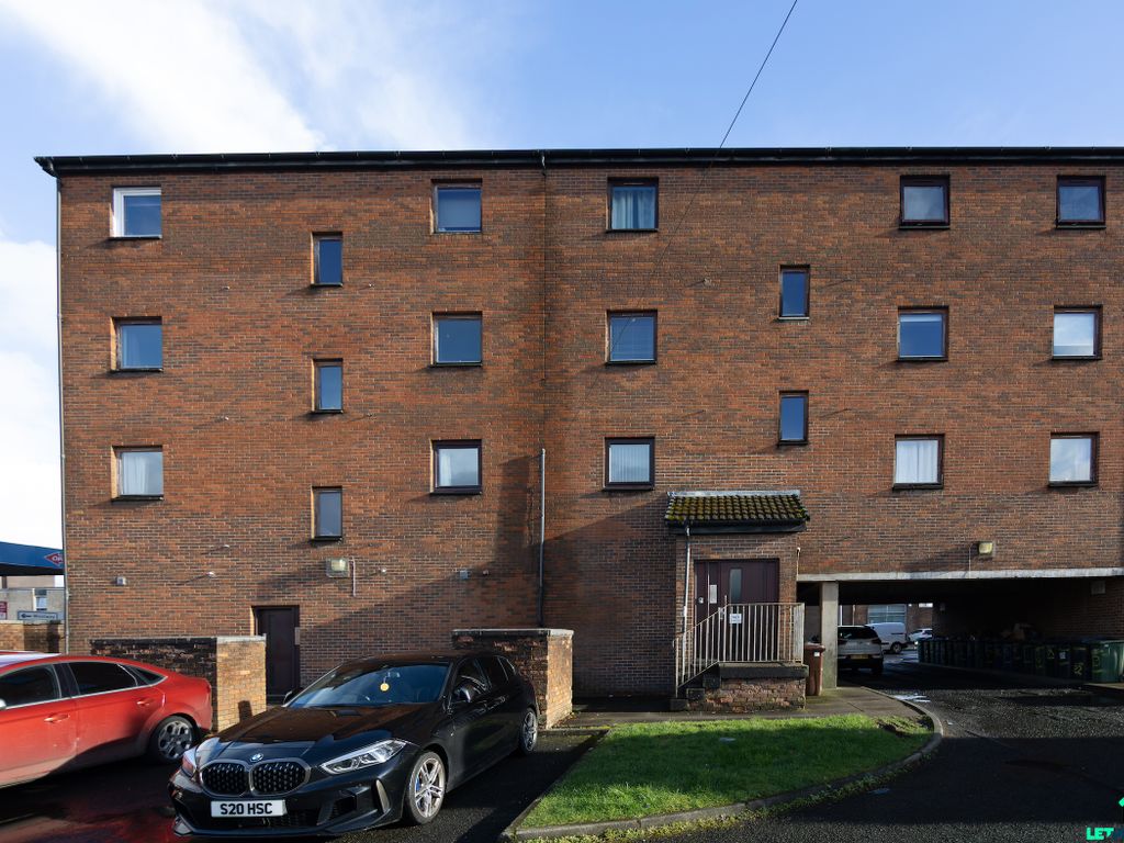 1 bed flat for sale in Paisley Road, Renfrew PA4, £40,000