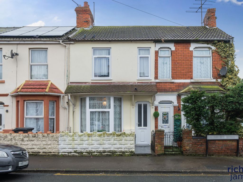 2 bed terraced house for sale in Salisbury Street, Broad Green, Swindon, Wiltshire SN1, £250,000