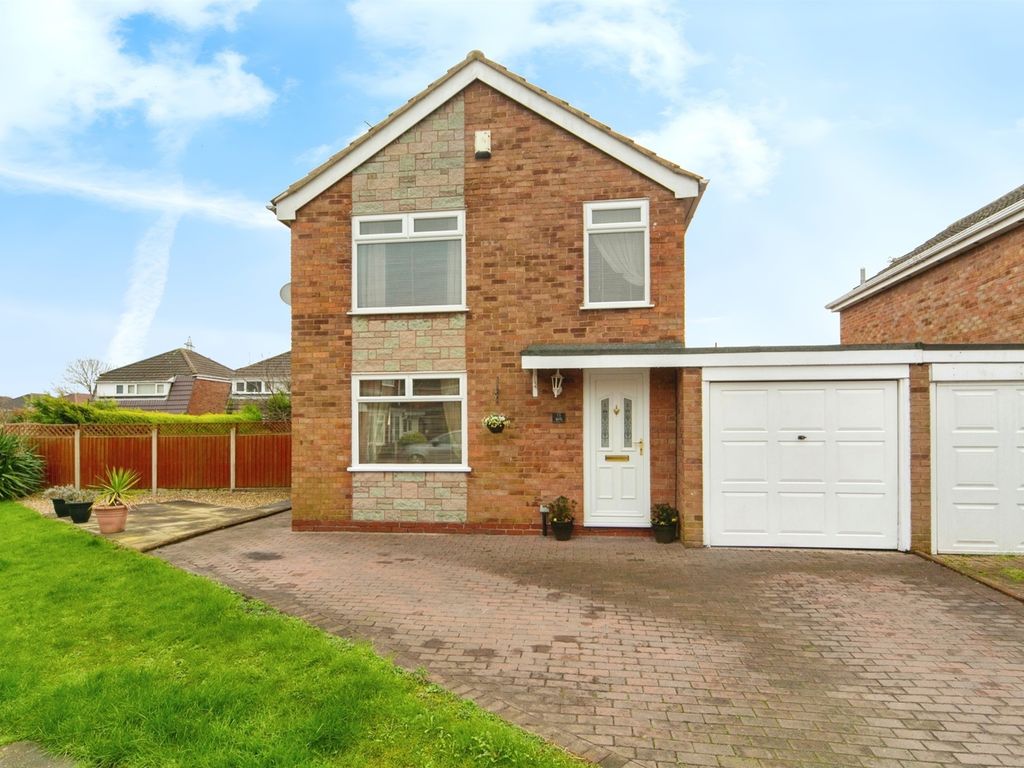 3 bed link detached house for sale in Alvanley View, Elton, Chester CH2, £230,000