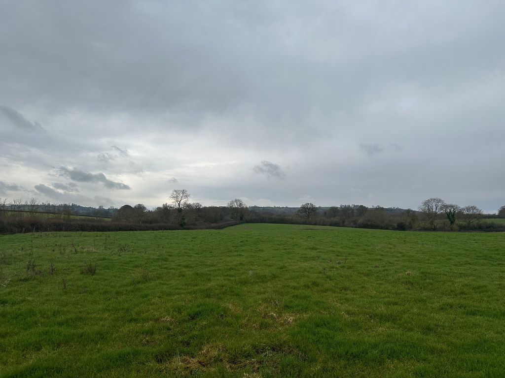 Land for sale in High Street, Ludgershall Nr Bicester HP18, £75,000