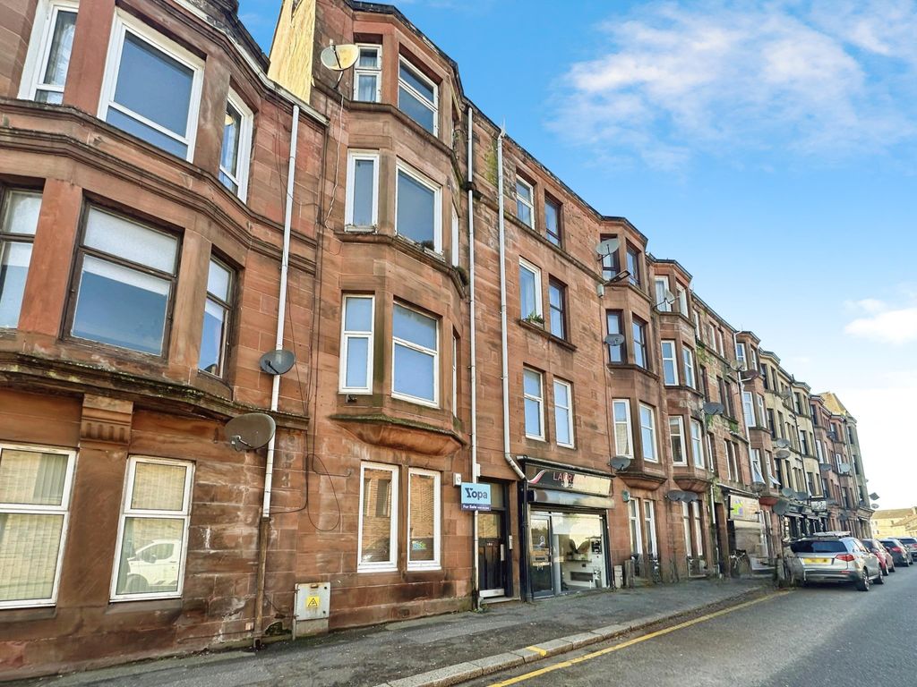 2 bed flat for sale in Neilston Road, Paisley PA2, £78,000