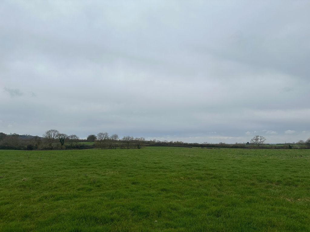 Land for sale in High Street, Ludgershall Nr Thame HP18, £225,000