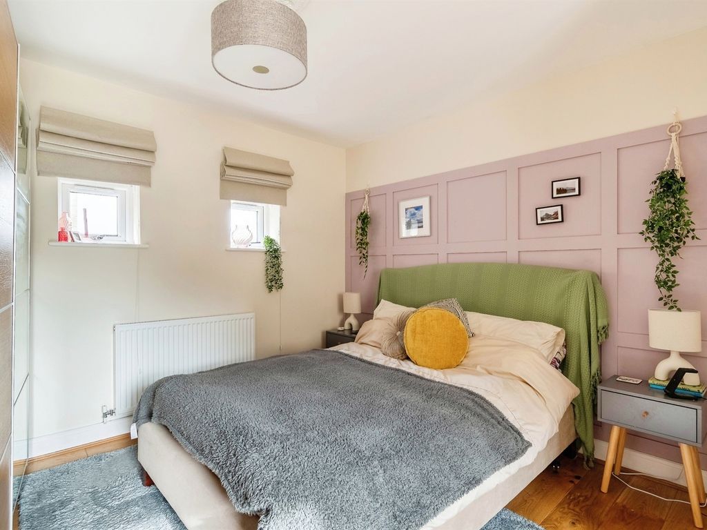 1 bed flat for sale in Frome Road, Odd Down, Bath BA2, £265,000