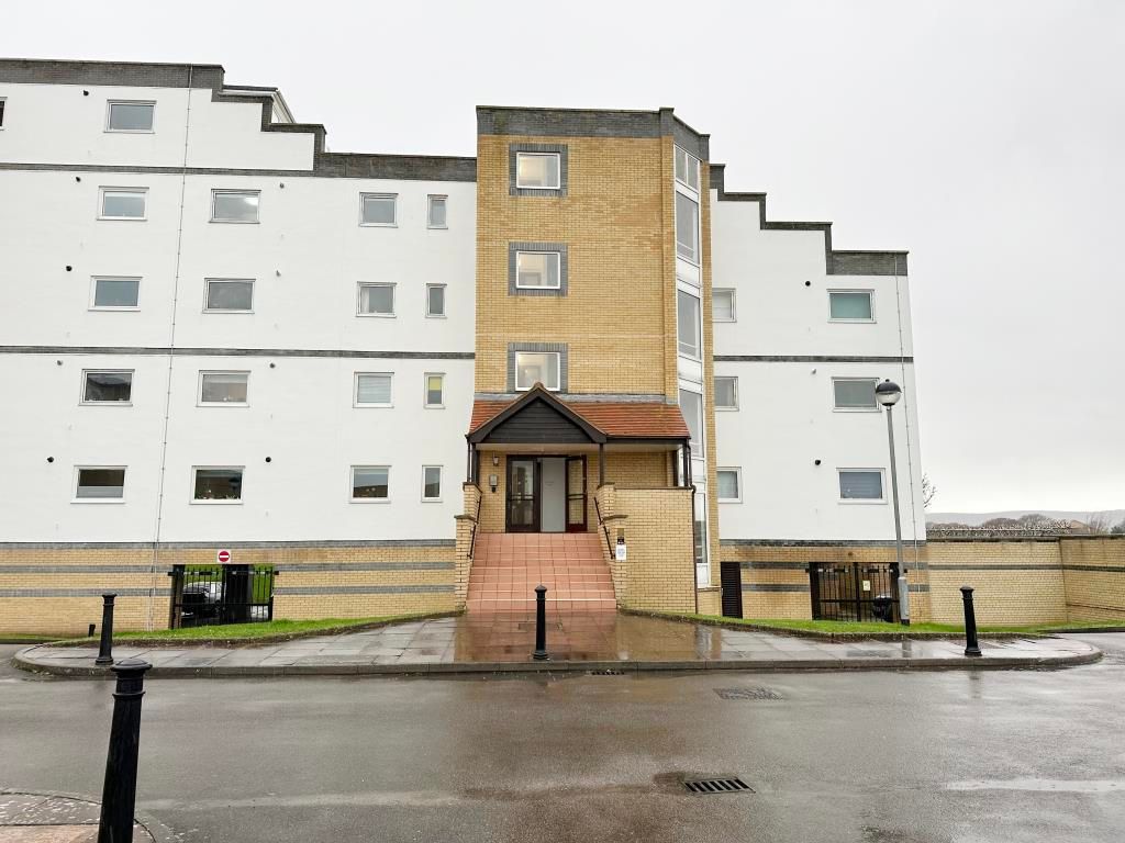 2 bed flat for sale in Flat 11, Monarch House, Royal Parade, Eastbourne, East Sussex BN22, £170,000