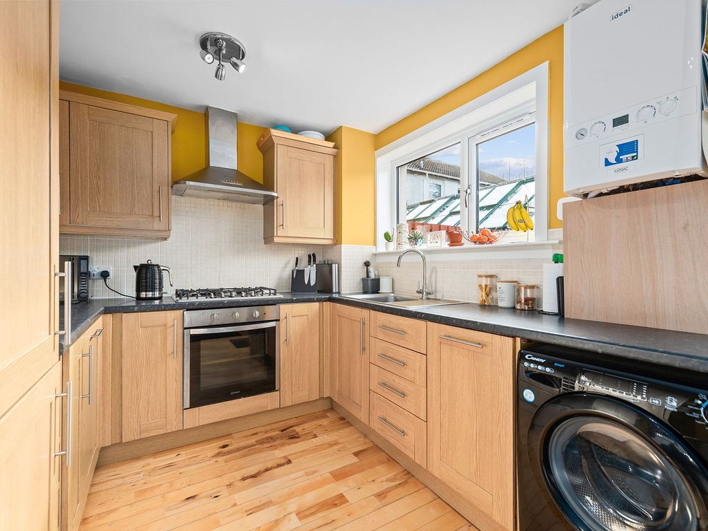 2 bed terraced house for sale in Lennox Gardens, Linlithgow EH49, £190,000