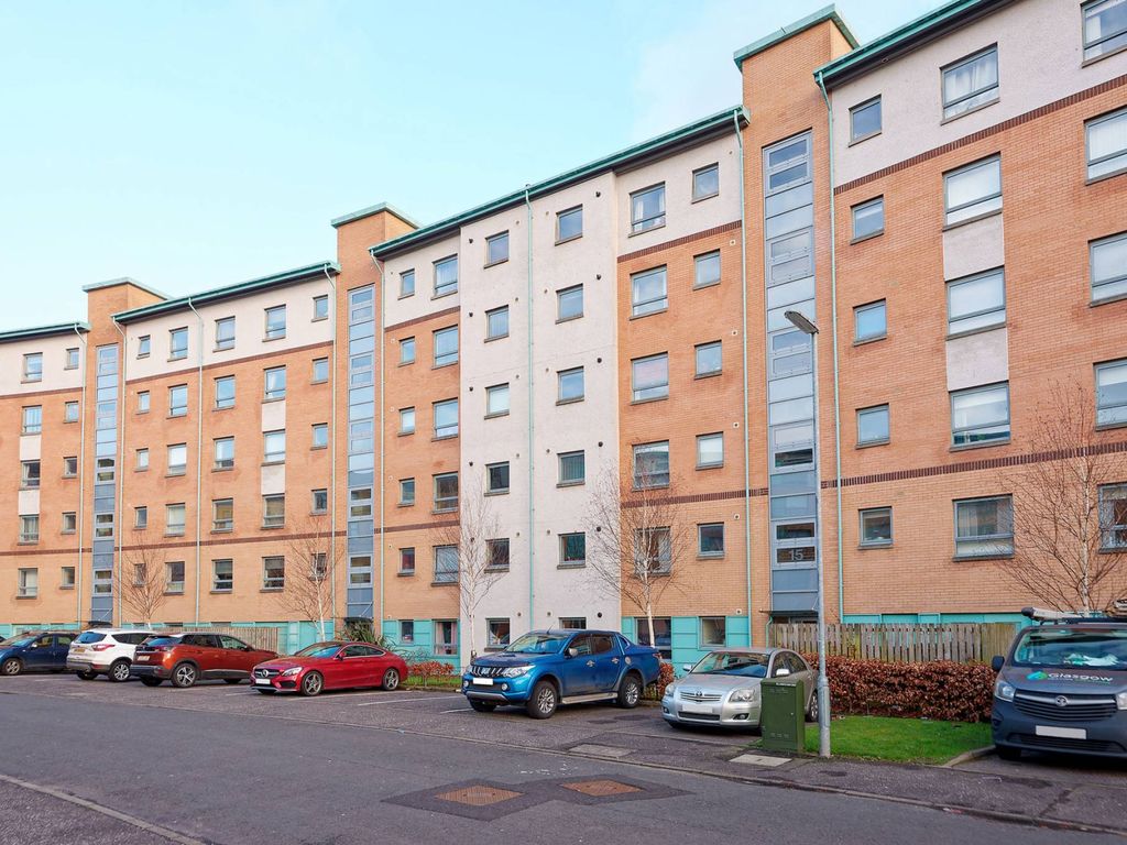 2 bed flat for sale in Murano Crescent, Glasgow G20, £159,000
