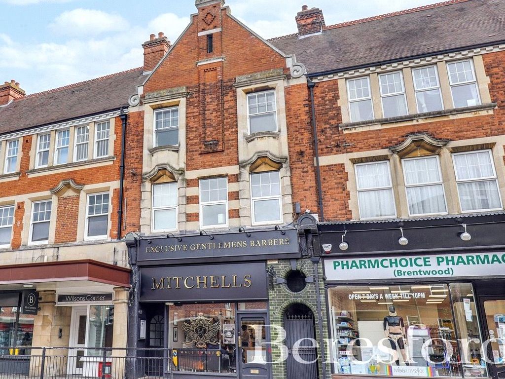 2 bed flat for sale in Ingrave Road, Brentwood CM15, £230,000