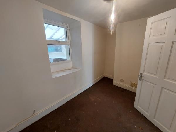 2 bed flat for sale in 1A, Grosvenor Place, Exeter EX1, £100,000