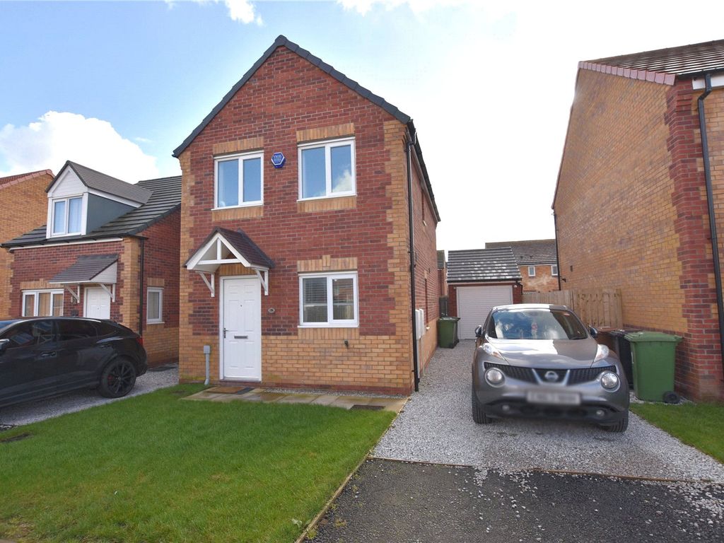 3 bed semi-detached house for sale in St. Lukes Vale, Bradford BD4, £190,000
