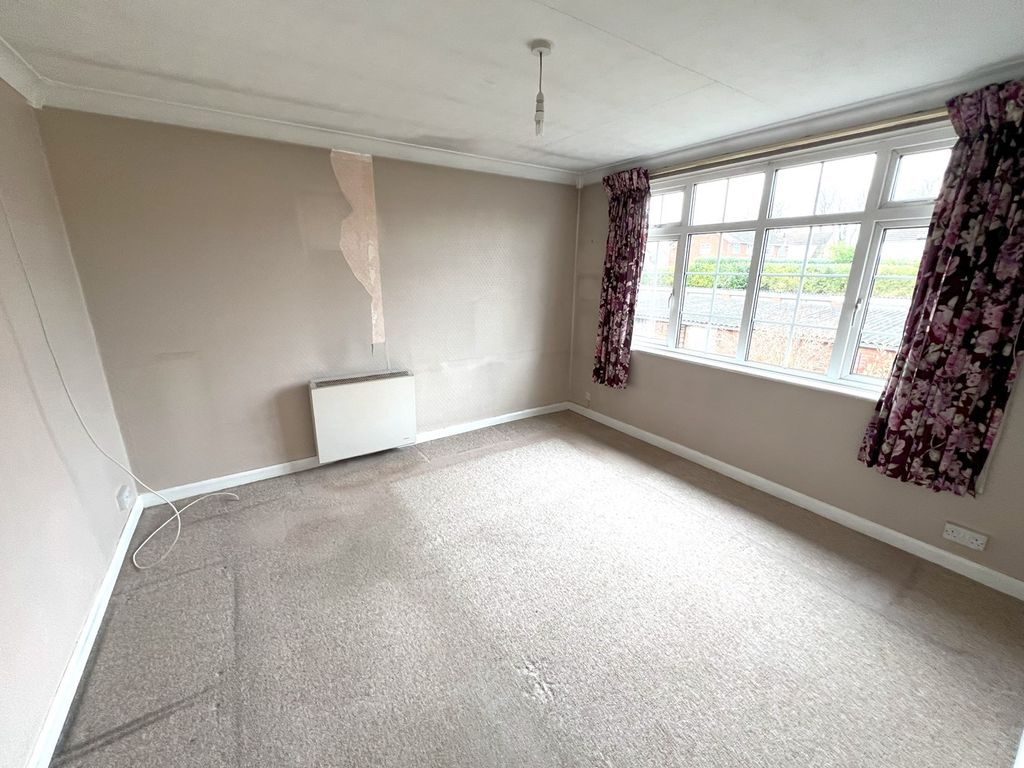 2 bed maisonette for sale in Malpas Drive, Duston, Northampton NN5, £165,000