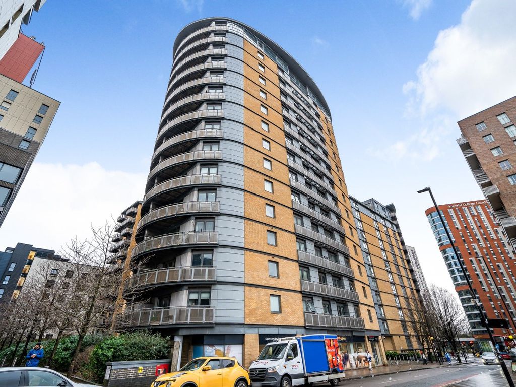 1 bed flat for sale in Ebbett Court, Victoria Road, London W3, £165,000