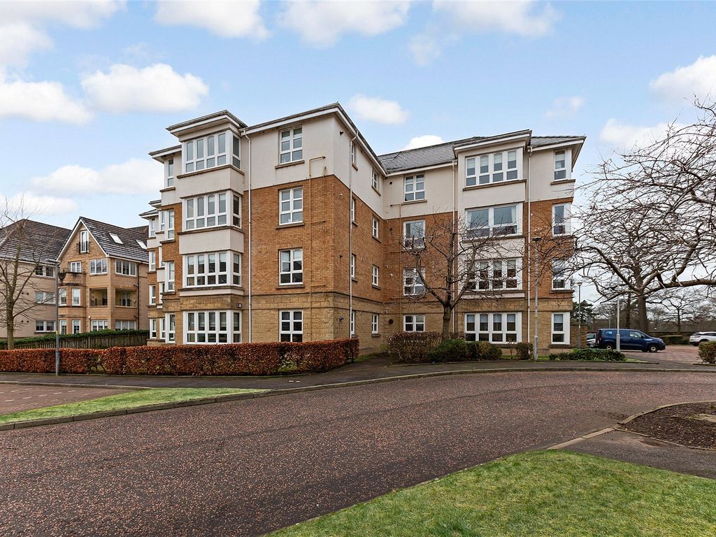 3 bed flat for sale in The Paddock, Hamilton, South Lanarkshire ML3, £250,000