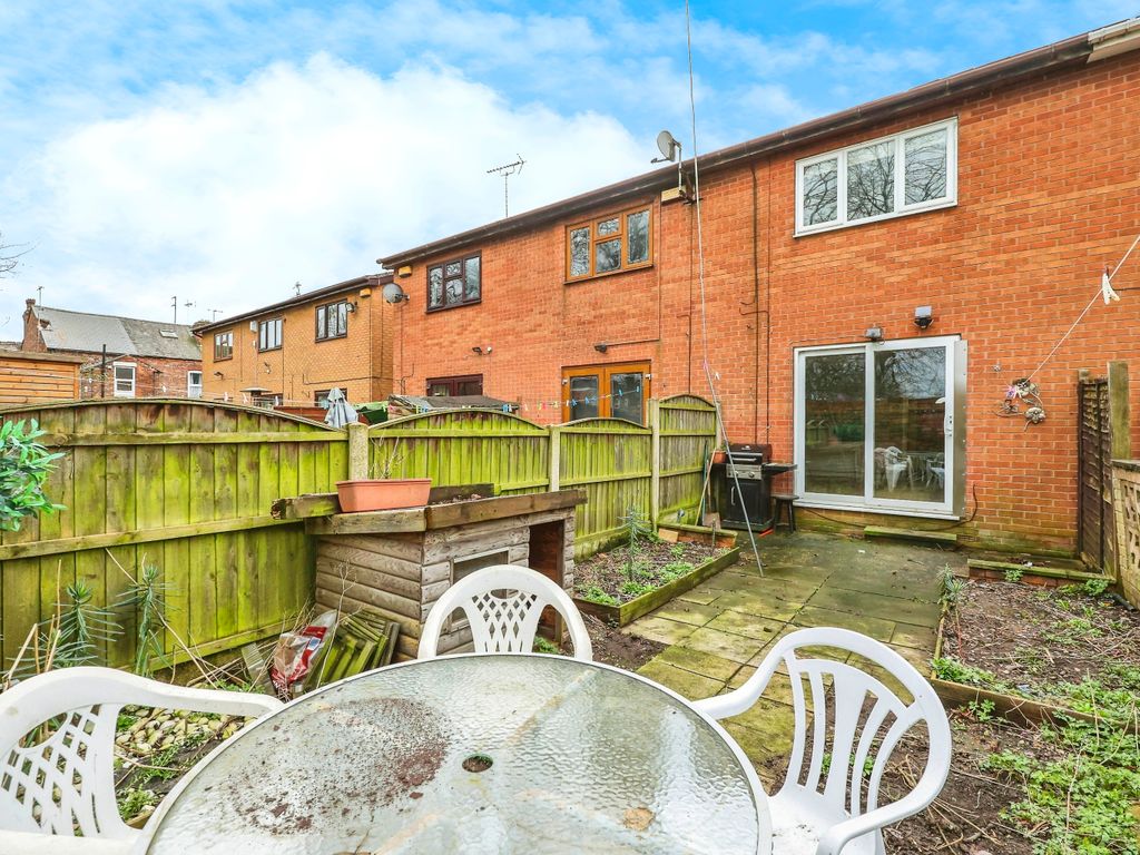 2 bed town house for sale in Vernon Park Drive, Basford NG6, £160,000