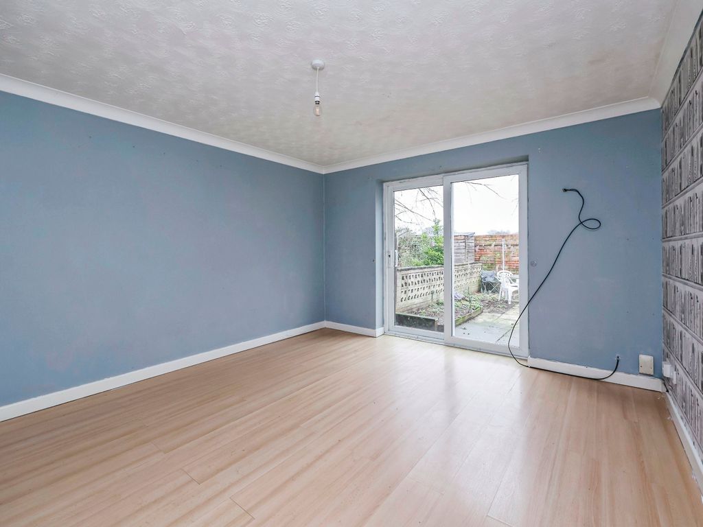 2 bed town house for sale in Vernon Park Drive, Basford NG6, £160,000