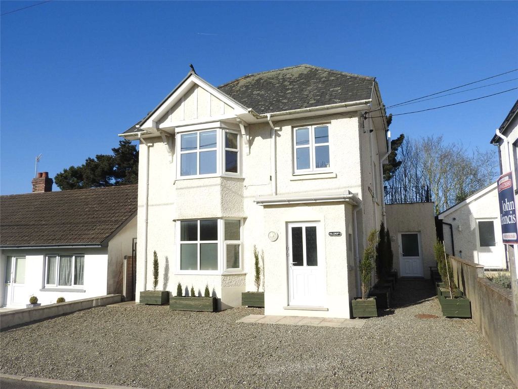 4 bed detached house for sale in Tenby Road, Cardigan, Ceredigion SA43, £275,000