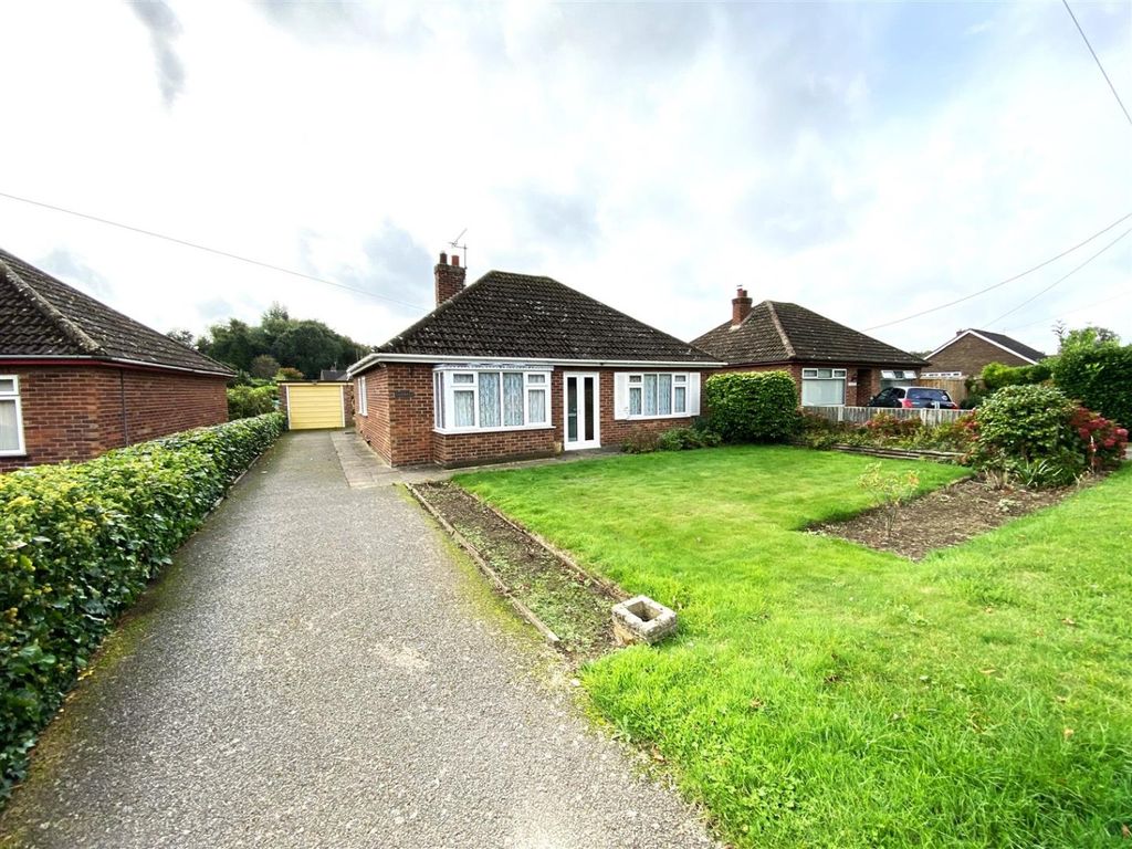 2 bed detached bungalow for sale in Hill Road, Middleton, King's Lynn PE32, £260,000