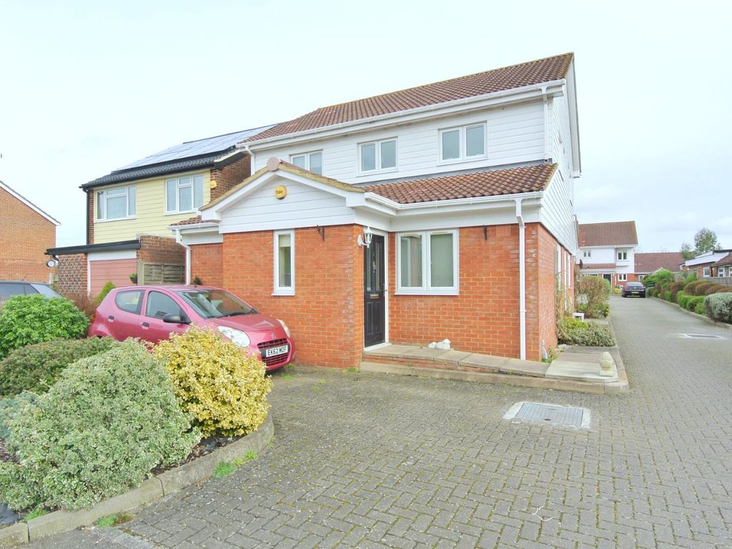 1 bed flat for sale in Ashmead Close, Ashford TW15, £230,000