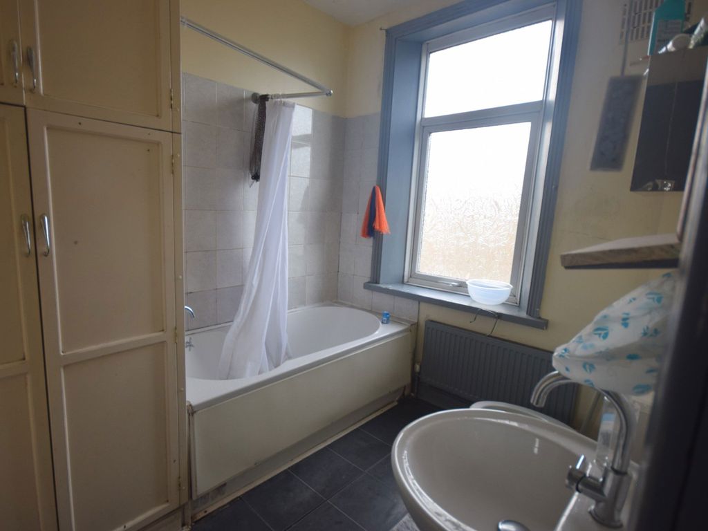 2 bed terraced house for sale in New Hey Road, Bradford BD4, £70,000