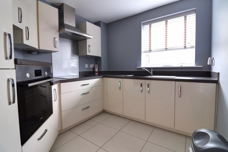 1 bed flat for sale in Deans Park Court, Kingsway, Stafford ST16, £180,000