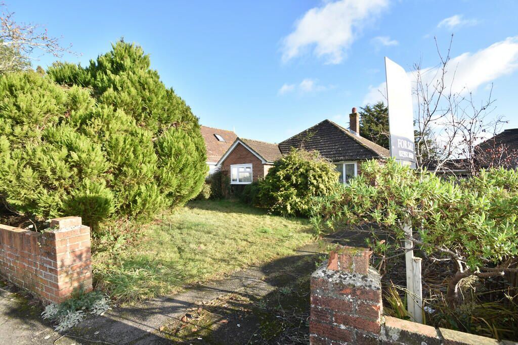 3 bed bungalow for sale in Spring Vale, Waterlooville PO8, £260,000