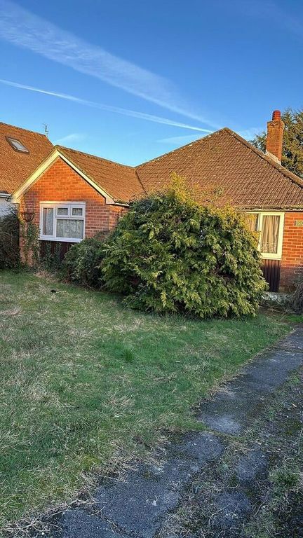 3 bed bungalow for sale in Spring Vale, Waterlooville PO8, £260,000