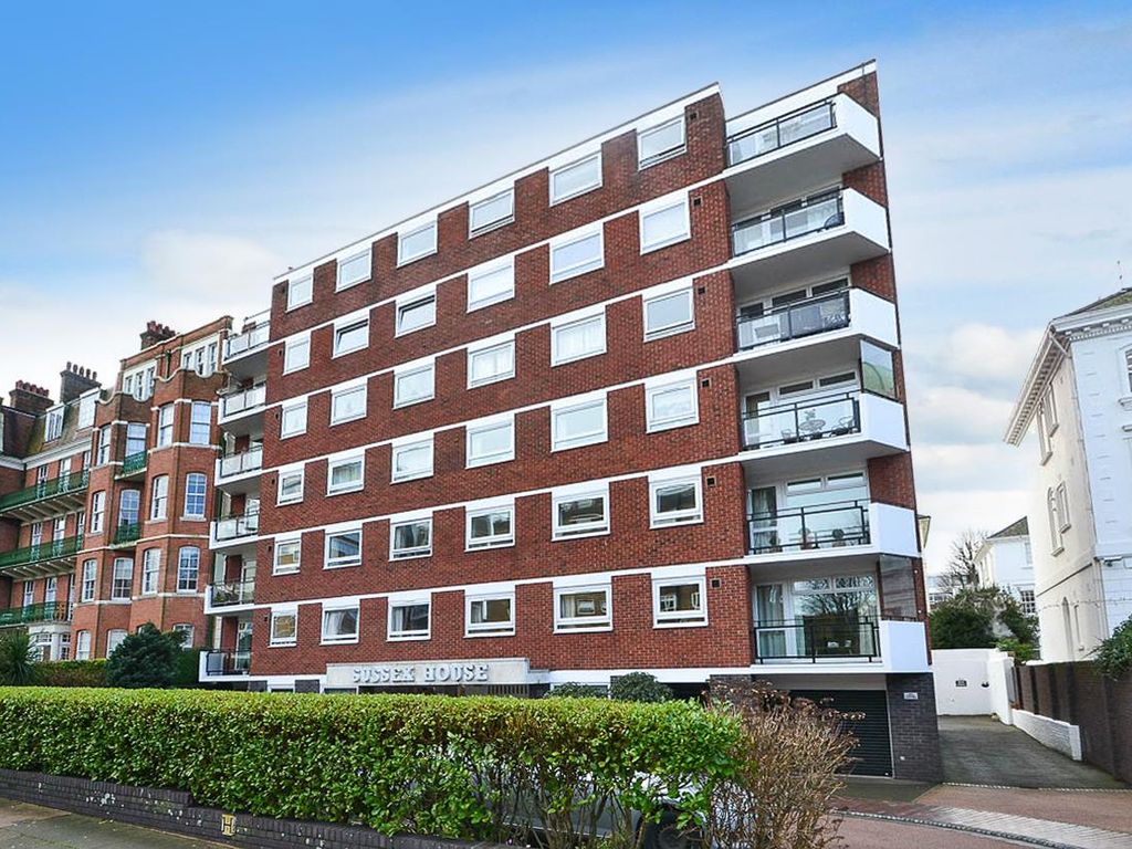 2 bed flat for sale in Hartington Place, Eastbourne BN21, £264,950