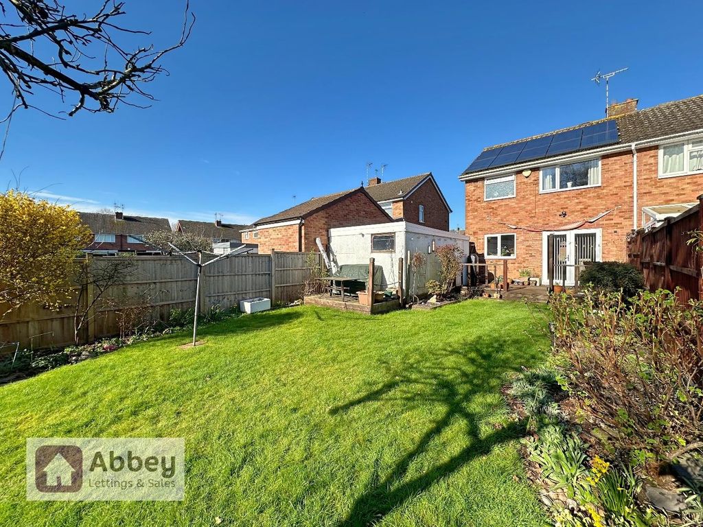 2 bed semi-detached house for sale in Combe Close, Leicester LE3, £235,000