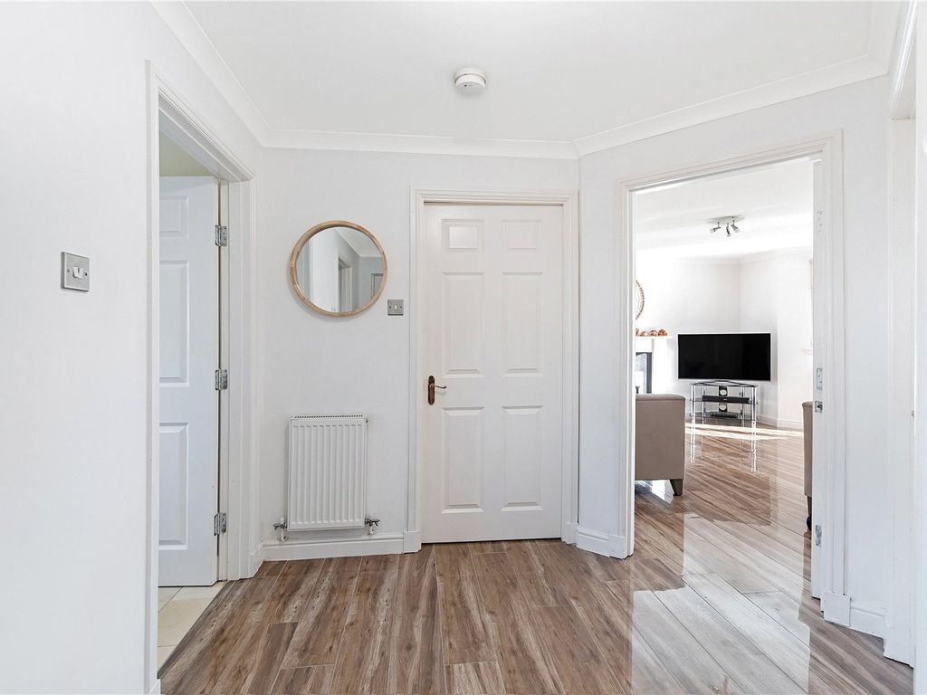 2 bed flat for sale in Amulree Street, Sandyhills, Glasgow G32, £145,000