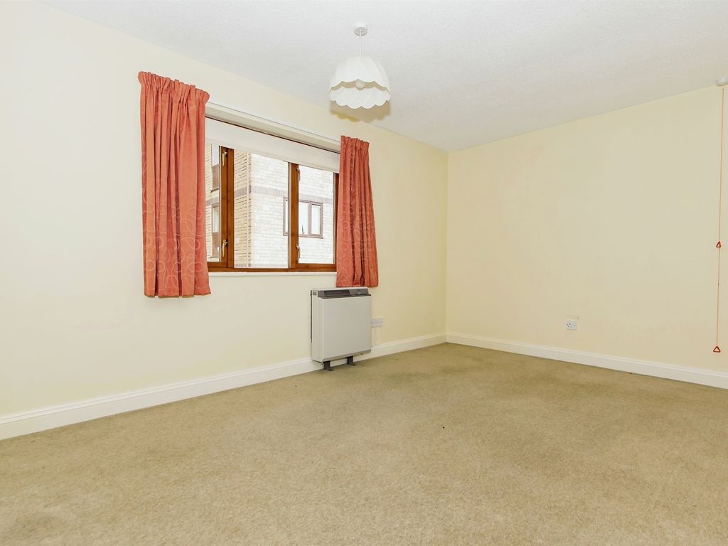 2 bed flat for sale in Long Street, Sherborne DT9, £175,000