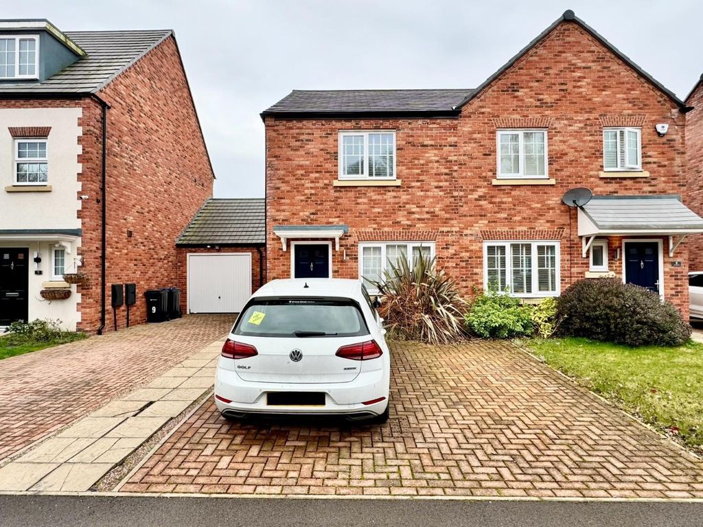 2 bed semi-detached house for sale in Hawthorn Way, Birmingham B38, £255,000
