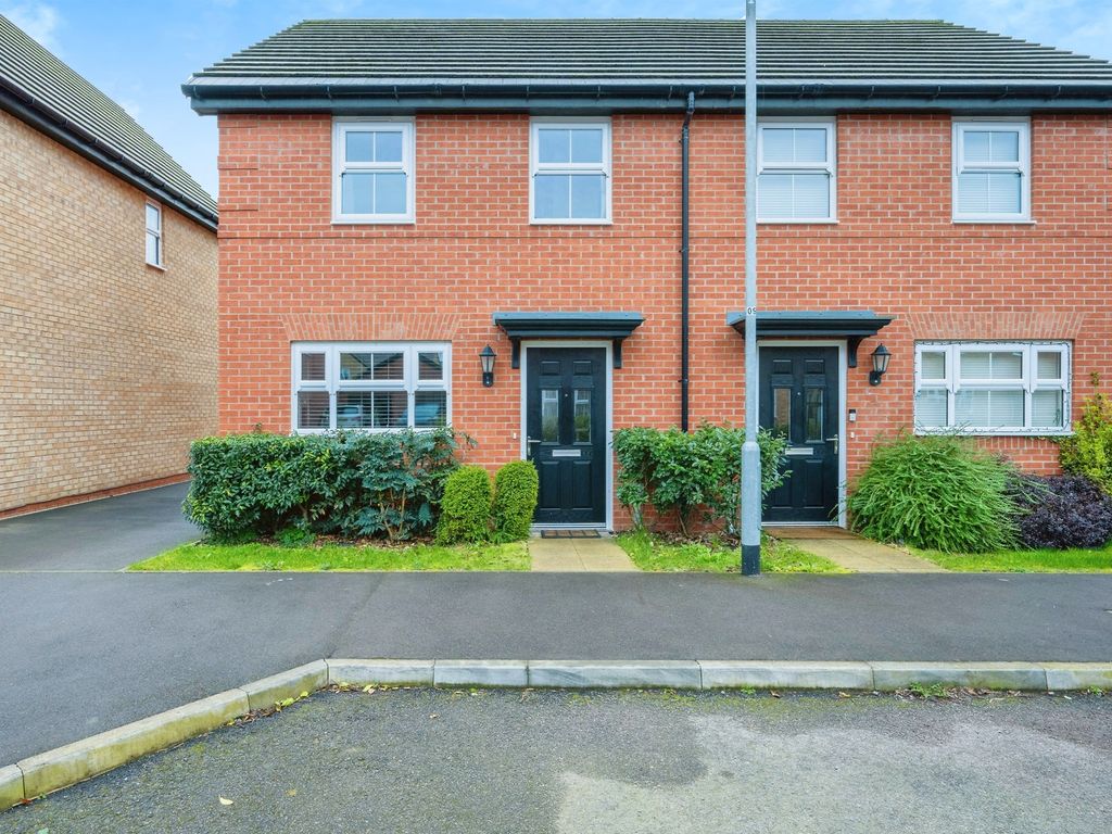 2 bed semi-detached house for sale in Pincords Lane, Bedford MK43, £155,000