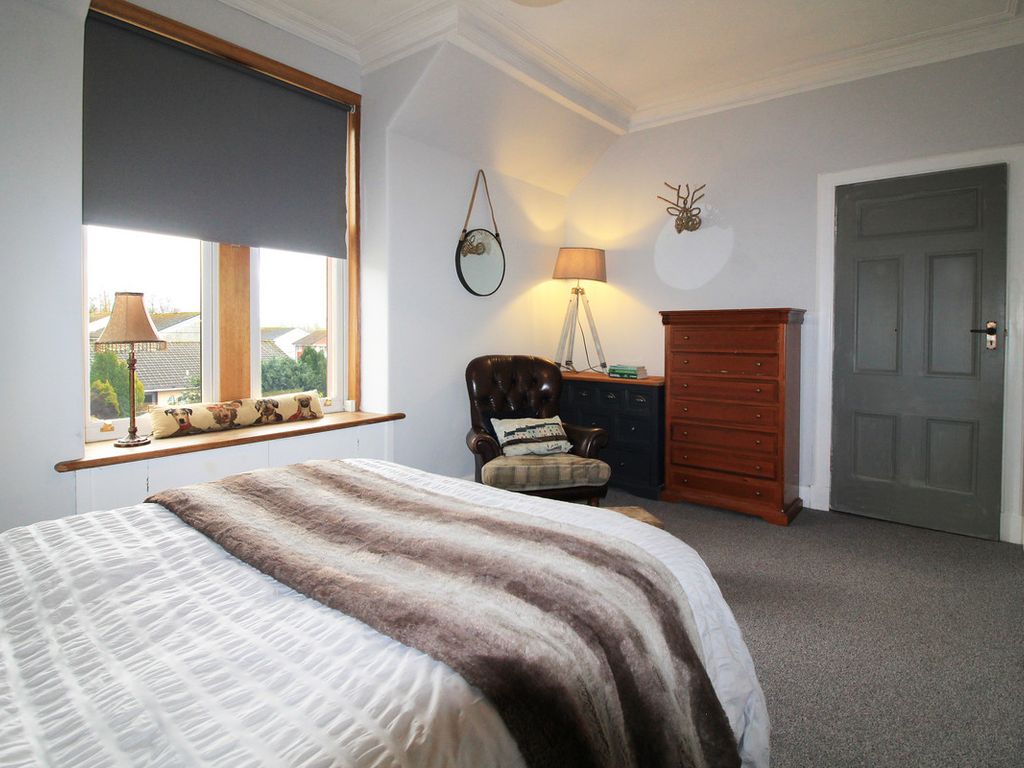 3 bed flat for sale in Burn Road, Darvel KA17, £160,000