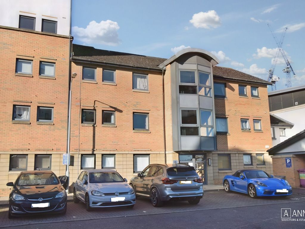 2 bed flat for sale in 6/4 Rennies Isle, The Shore EH6, £235,000