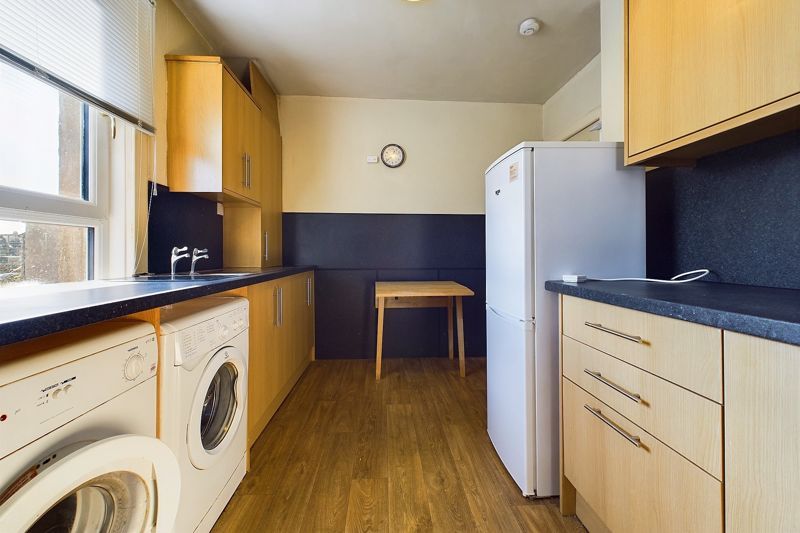 2 bed flat for sale in Douglas Street, Carluke ML8, £54,000