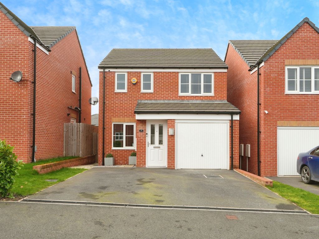 3 bed detached house for sale in Woolley Hart Way, Castleford, West Yorkshire WF10, £257,000